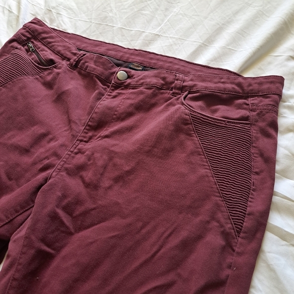 Love & Legend | Red burgundy women's straight leg jegging jean - Picture 3 of 13